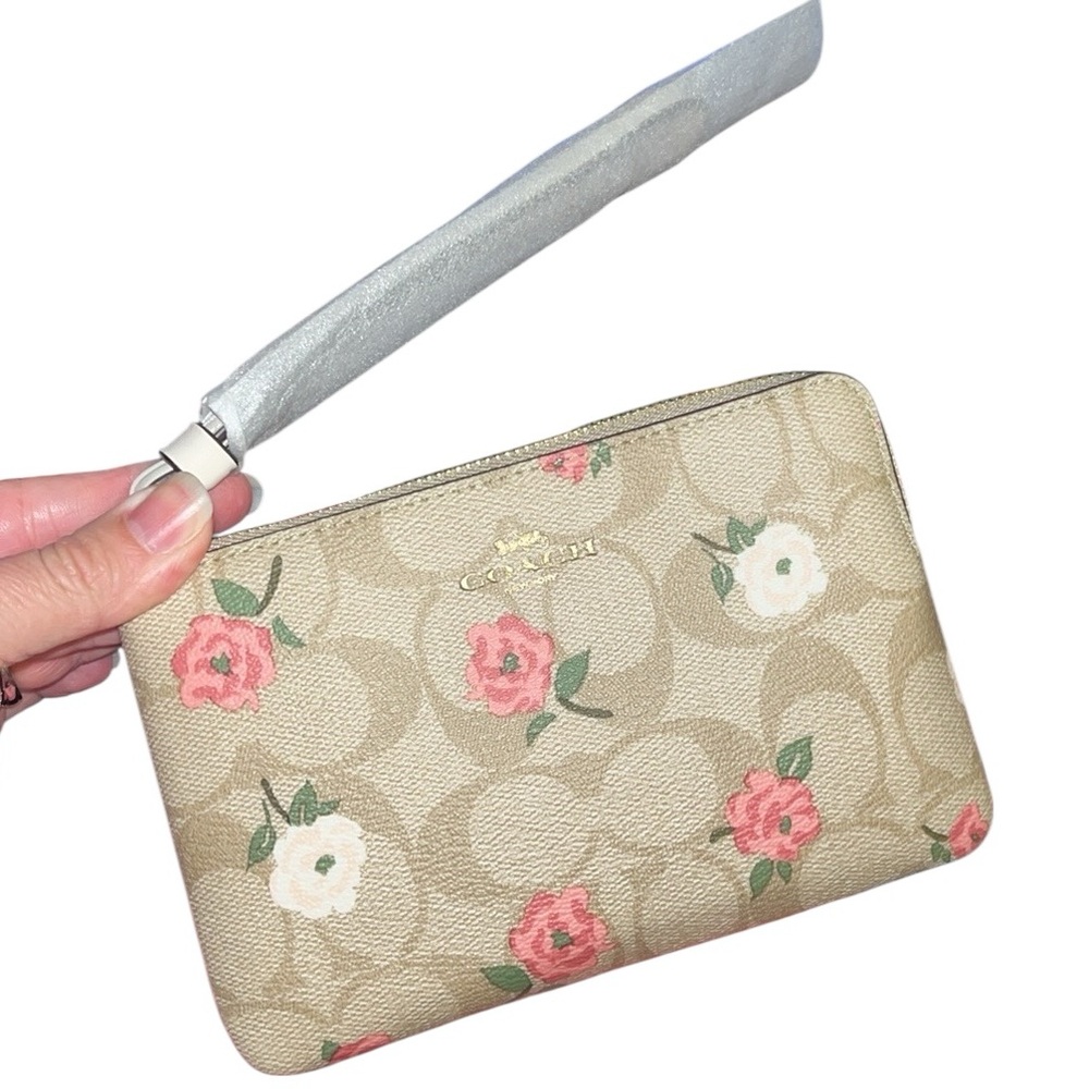 Coach NWT! Corner Zip Wristlet In Signature Canvas With Floral Print - Picture 6 of 12